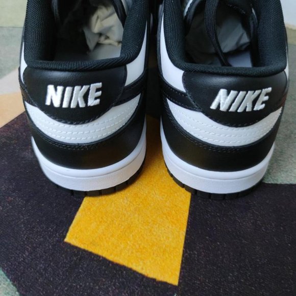 Nike Men\'s Black and White Trainers